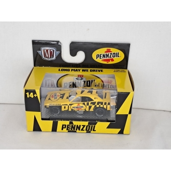 M2 Machines 1:64 Dodge Challenger Funny Car 1971 Pennzoil